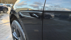 Jaguar F-Pace 2.0 D200 R-Dynamic HSE Black 5dr Auto AWD Diesel Estate